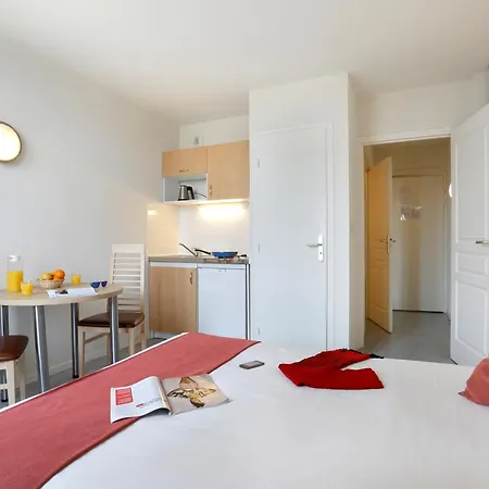 Vacanceole - Les Demeures Champenoises Apart-hotel Épernay